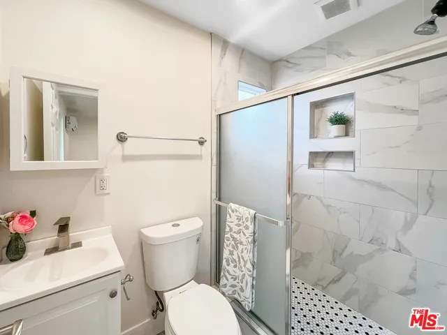 $2,000 | 10019 1/2 San Gabriel Avenue, South Gate, CA 90280