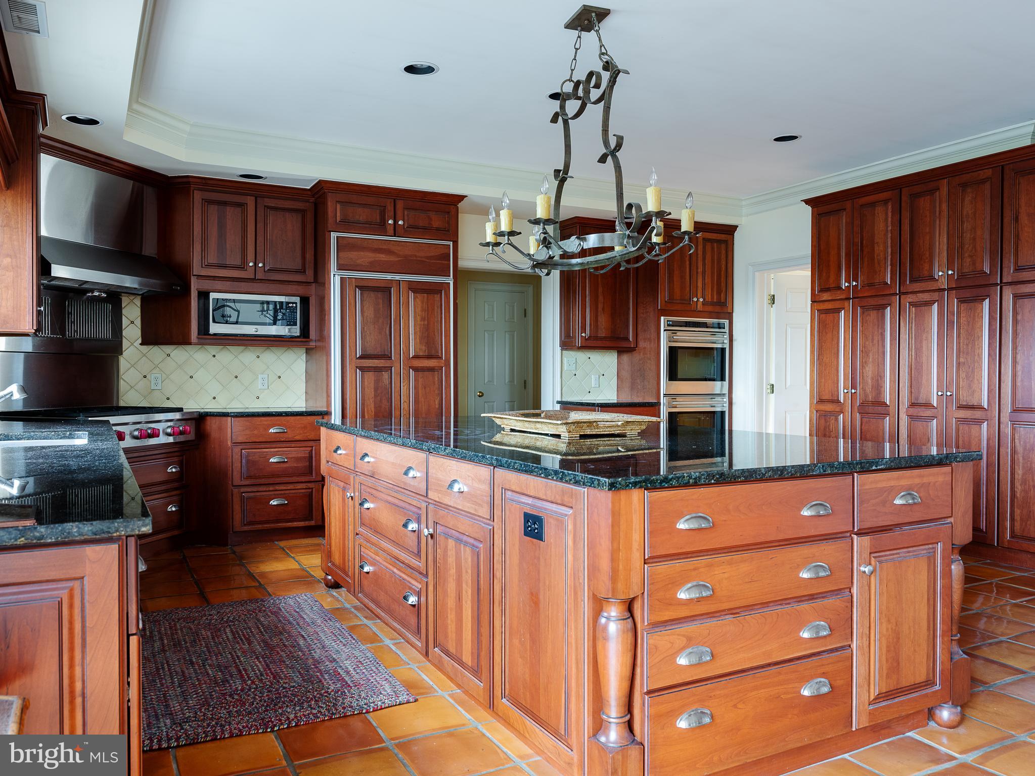 3 Round Hill Road Newtown, PA 18940 - Photo 4 of 43 Kitchen designed for entertaining