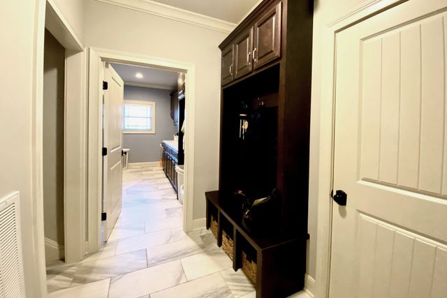 a picture of a bathroom