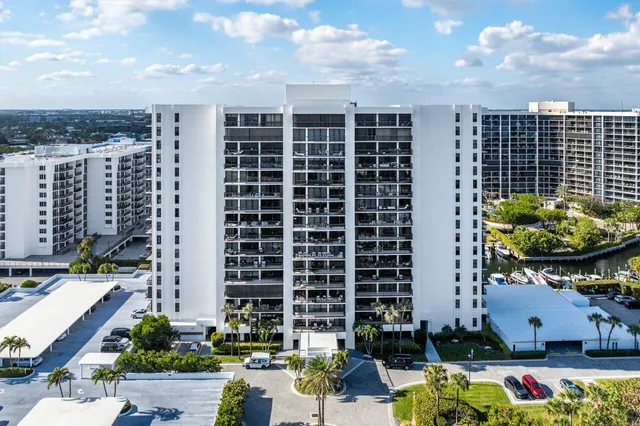 a picture of a city view