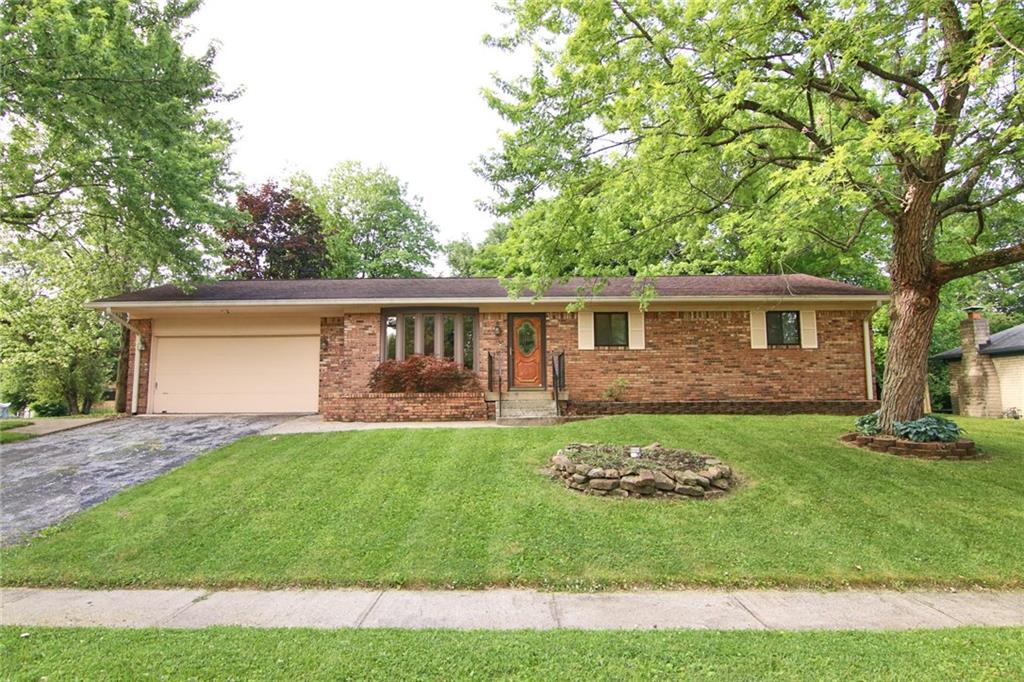 627 Mc Gregor Road Indianapolis, IN 46217 - Photo 1 of 26 Gallery Image 1