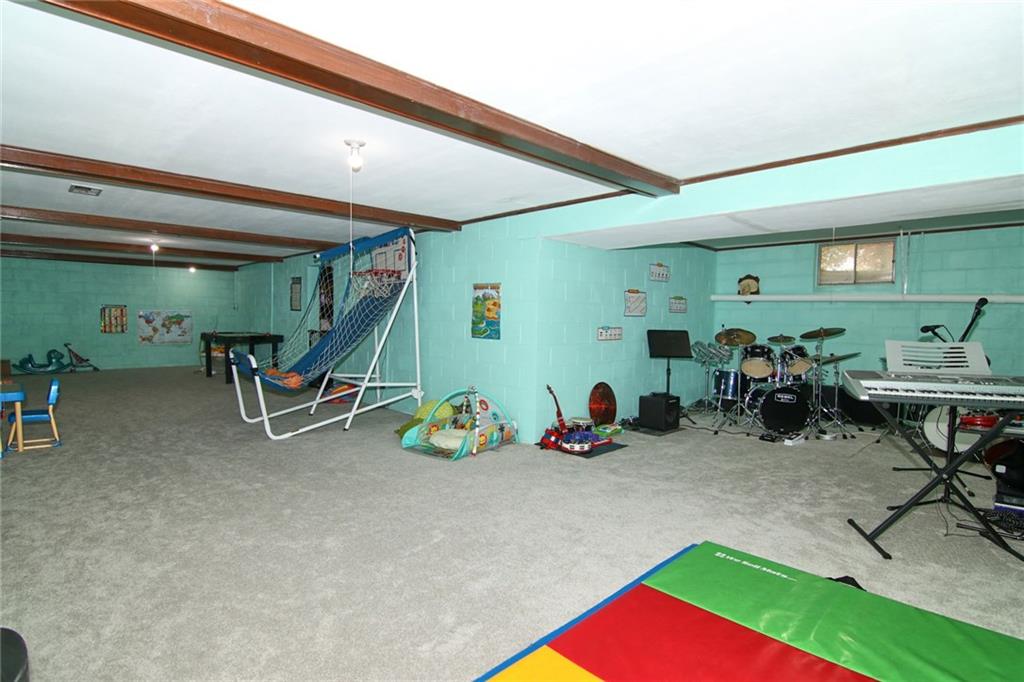 627 Mc Gregor Road Indianapolis, IN 46217 - Photo 13 of 26 Gallery Image 13