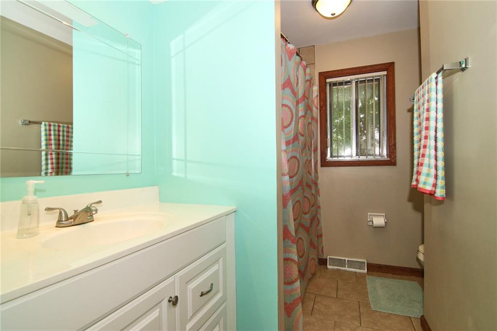 627 Mc Gregor Road Indianapolis, IN 46217 - Photo 20 of 26 Gallery Image 20