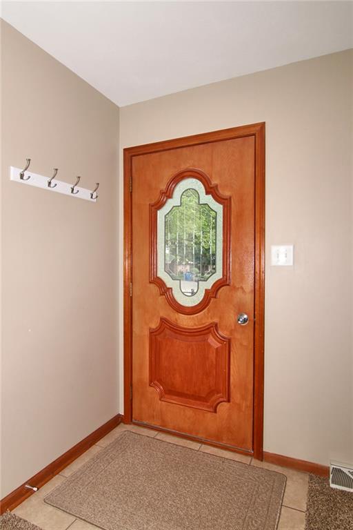 627 Mc Gregor Road Indianapolis, IN 46217 - Photo 3 of 26 Gallery Image 3