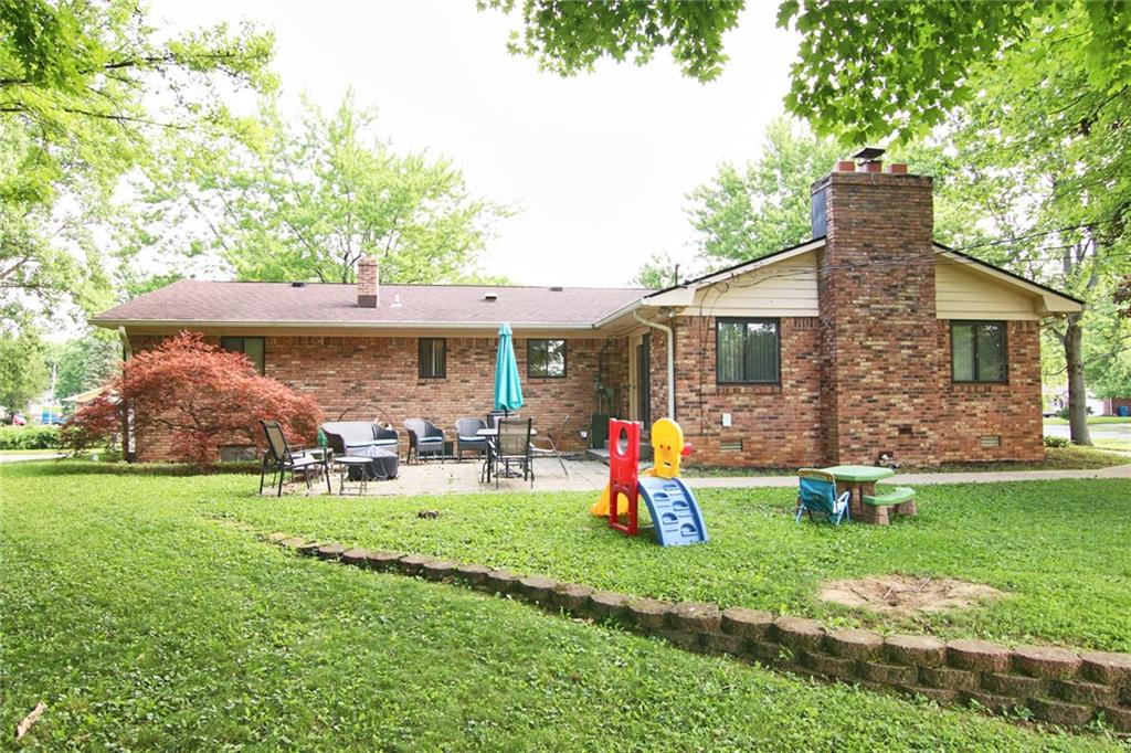 627 Mc Gregor Road Indianapolis, IN 46217 - Photo 23 of 26 Gallery Image 23