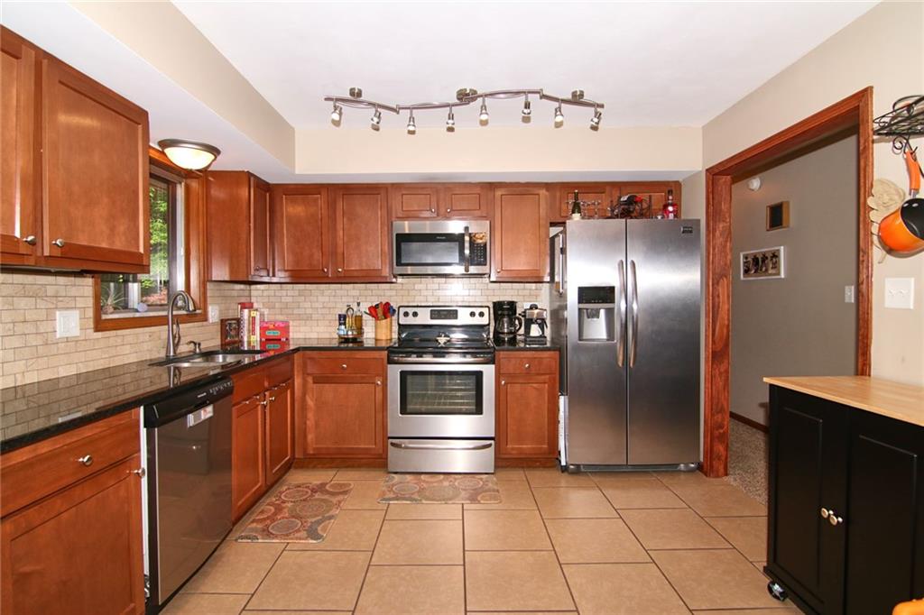 627 Mc Gregor Road Indianapolis, IN 46217 - Photo 8 of 26 Gallery Image 8