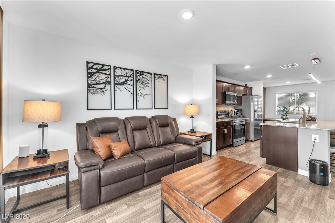 12187 Indigo Falls Road, Unit 3 Las Vegas, NV 89183 - Photo 8 of 35 Gallery Image 8
