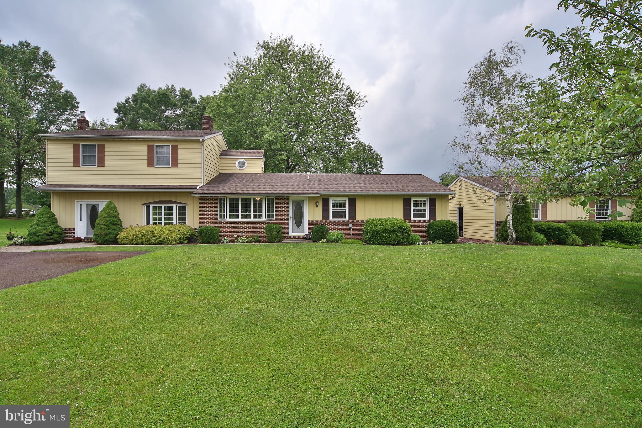 711 Ridgeview Drive Telford, PA 18969 - Photo 1 of 30 Front Exterior