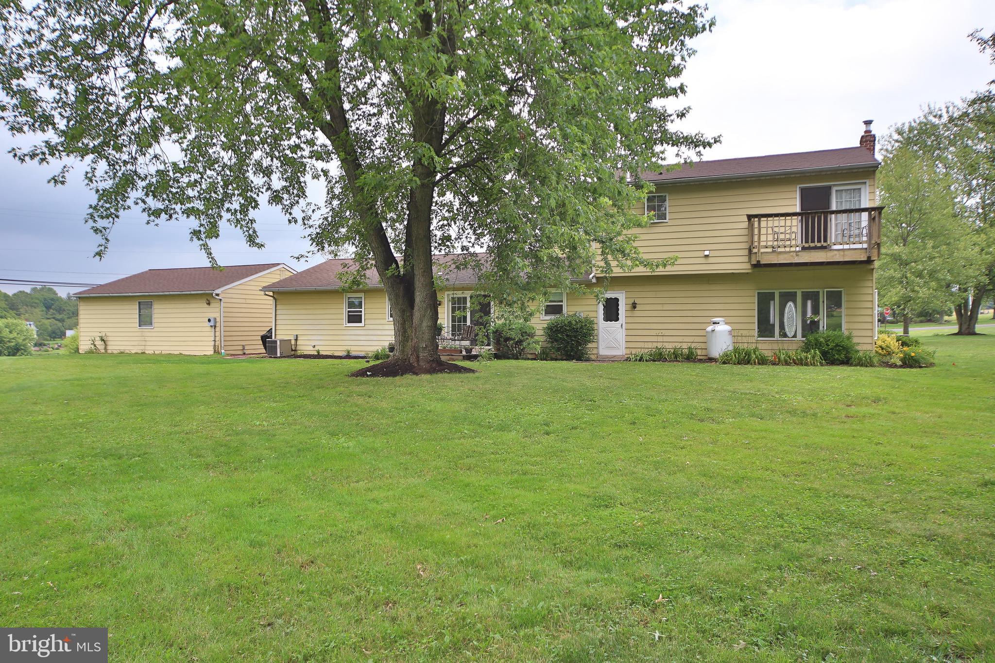 711 Ridgeview Drive Telford, PA 18969 - Photo 22 of 30 Rear Exterior View