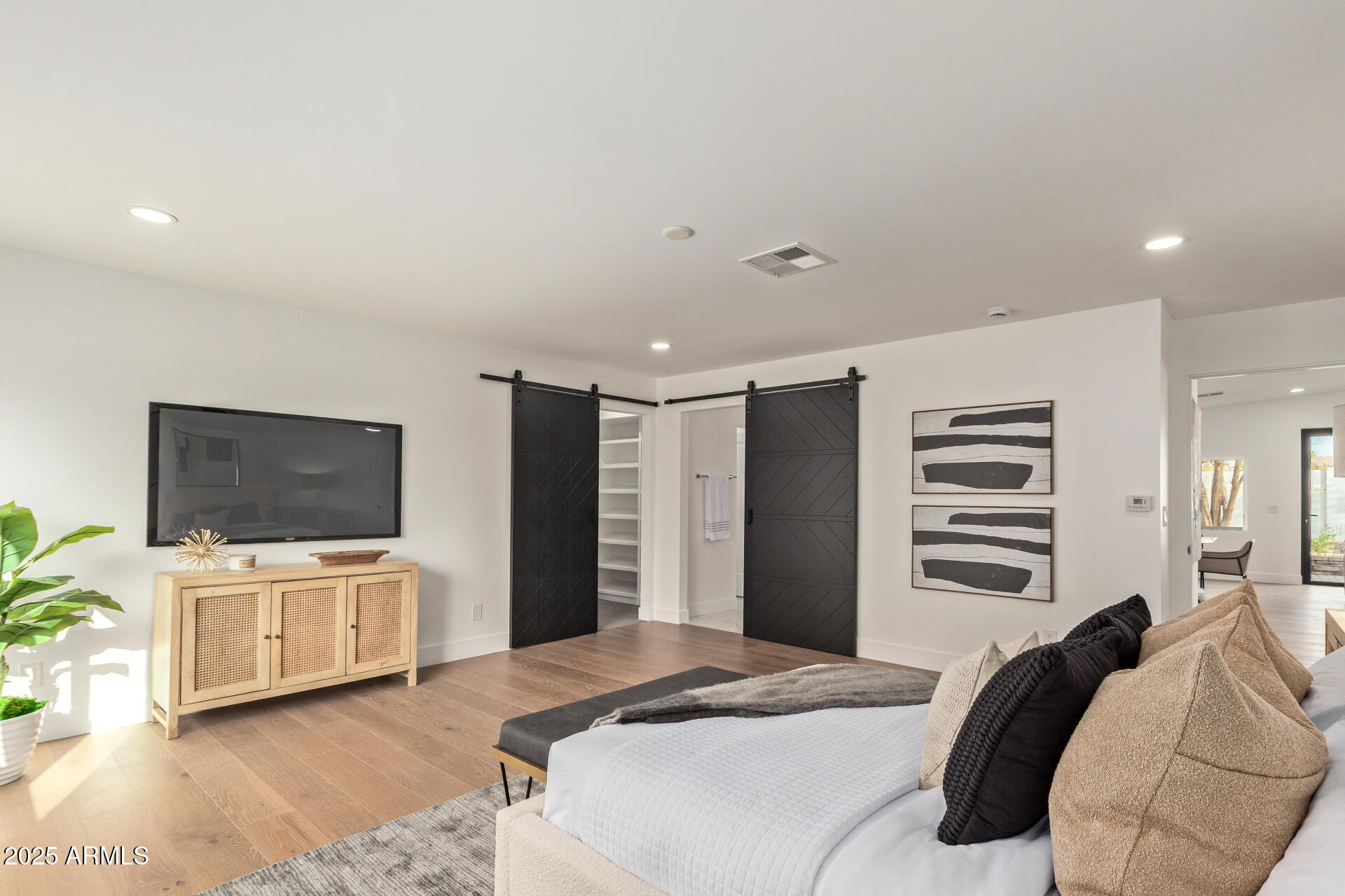 2632 East Mountain View Road Phoenix, AZ 85028 - Photo 13 of 29 24 - Mountain View