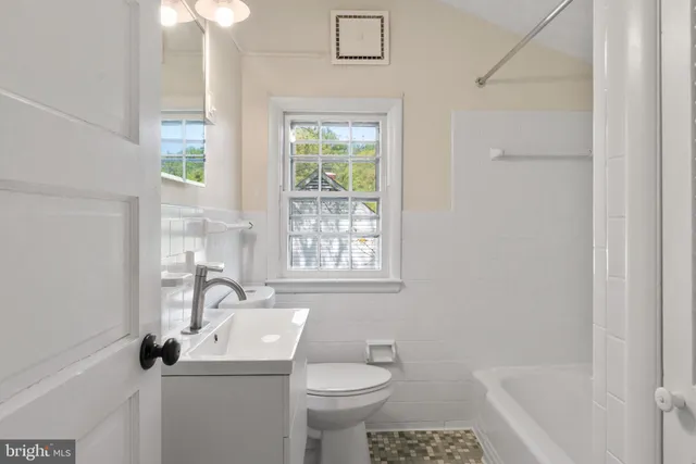 $2,800 | 2305 Pickwick Road, Baltimore, MD 21207