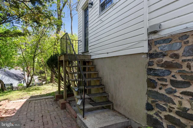 $2,800 | 2305 Pickwick Road, Baltimore, MD 21207