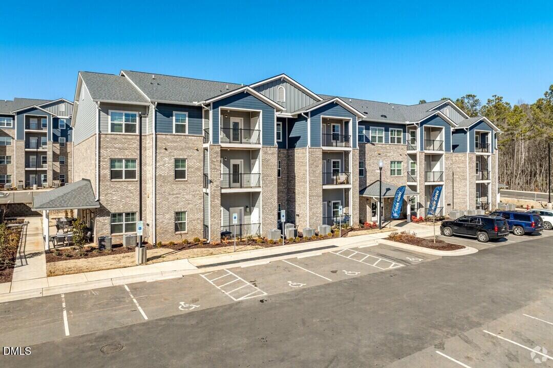 13100 Margie Lane, Unit EMERALD Raleigh, NC 27603 - Photo 2 of 32