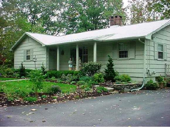 67 Locke Road New Castle, NH 03854 - Photo 1 of 9 Gallery Image 1