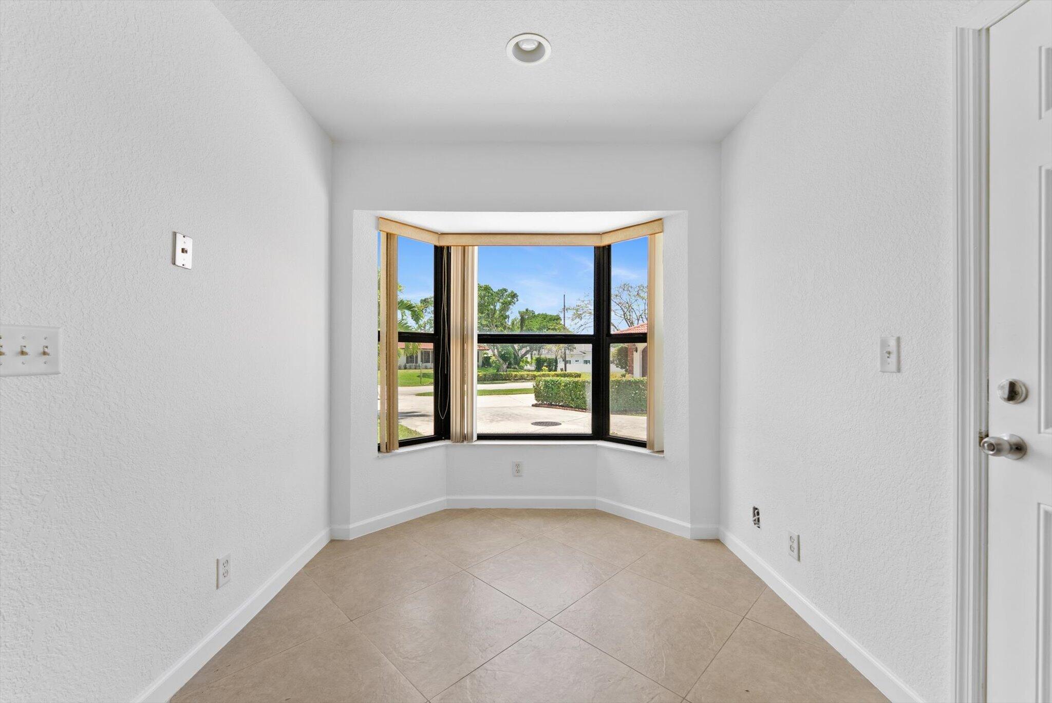 375 Northwest 42nd Street Boca Raton, FL 33431 - Photo 10 of 27 10-10