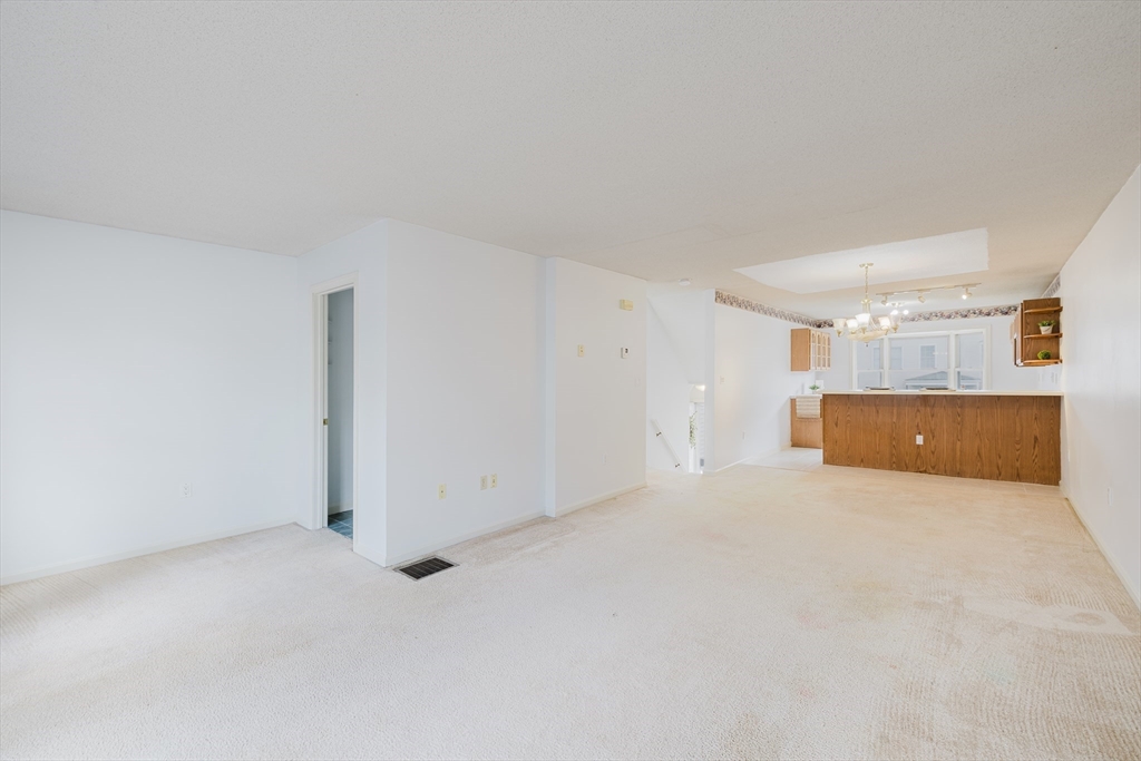 12 Castlegate Drive, Unit 12 Springfield, MA 01129 - Photo 12 of 32 Gallery Image 12