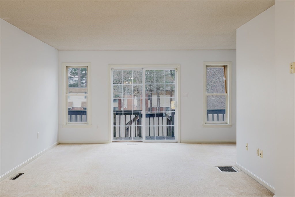 12 Castlegate Drive, Unit 12 Springfield, MA 01129 - Photo 9 of 32 Gallery Image 9