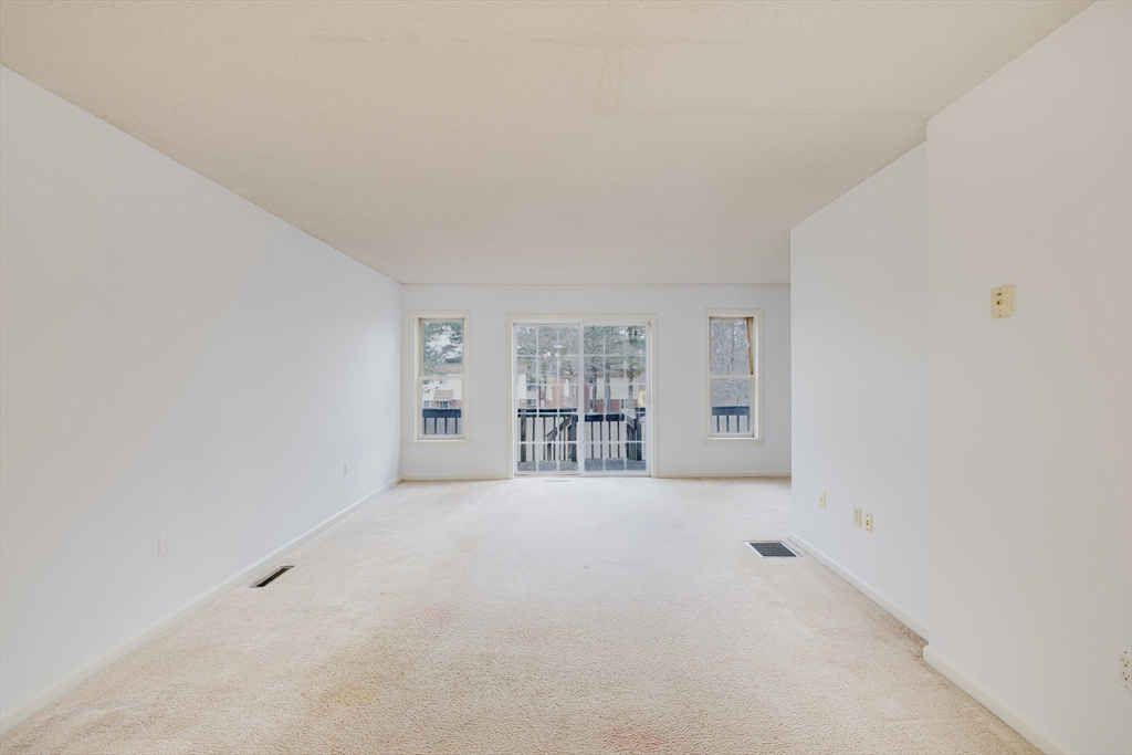 12 Castlegate Drive, Unit 12 Springfield, MA 01129 - Photo 10 of 32 Gallery Image 10