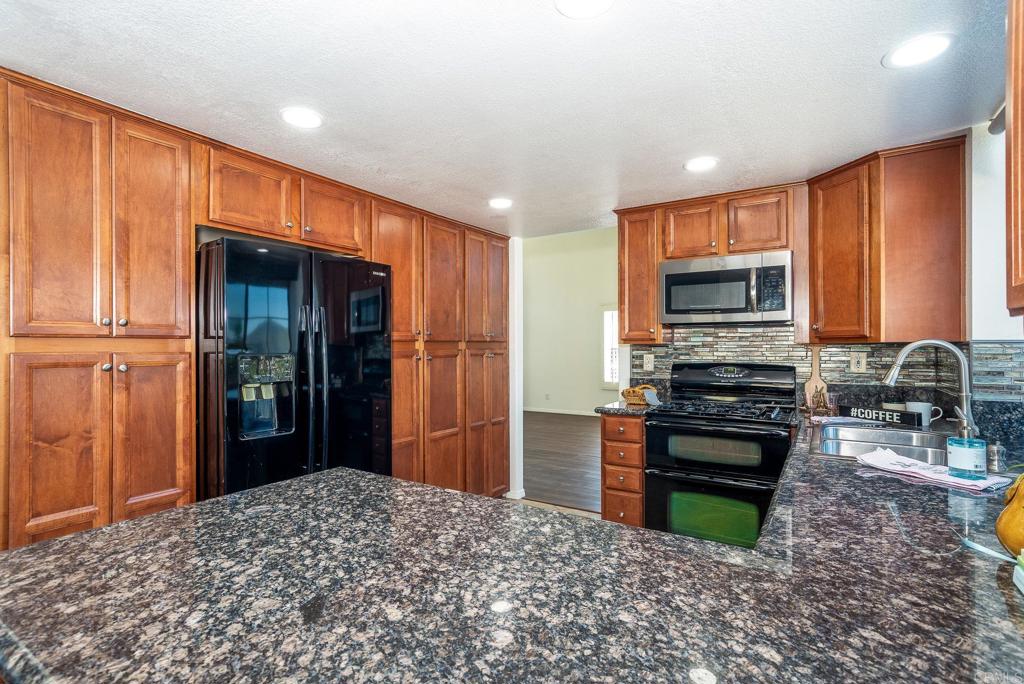 8482 Mesa Heights Road Santee, CA 92071 - Photo 16 of 64