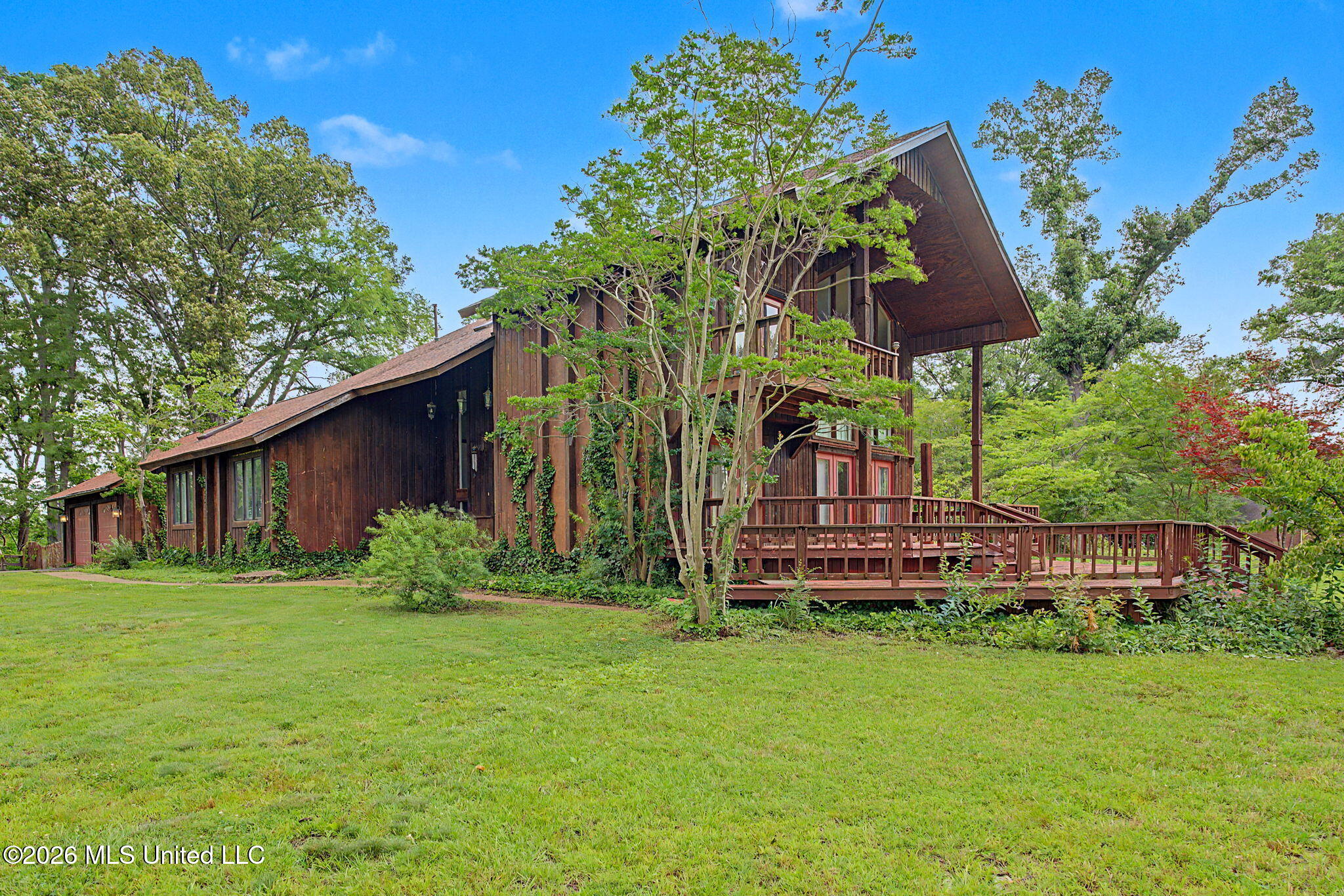 448 Oakley Road Senatobia, MS 38668 - Photo 3 of 61 Side View!
