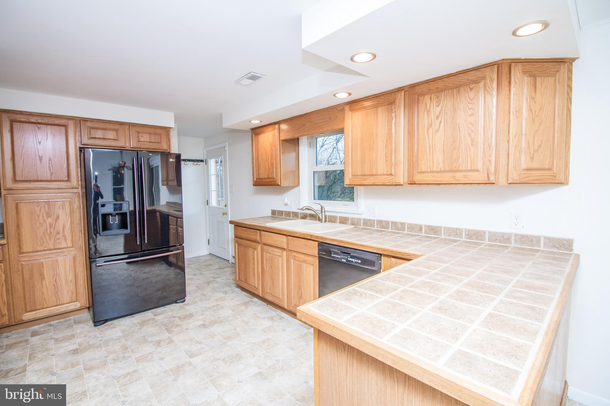 674 Earle Road Charles Town, WV 25414 - Photo 18 of 35 Gallery Image 18