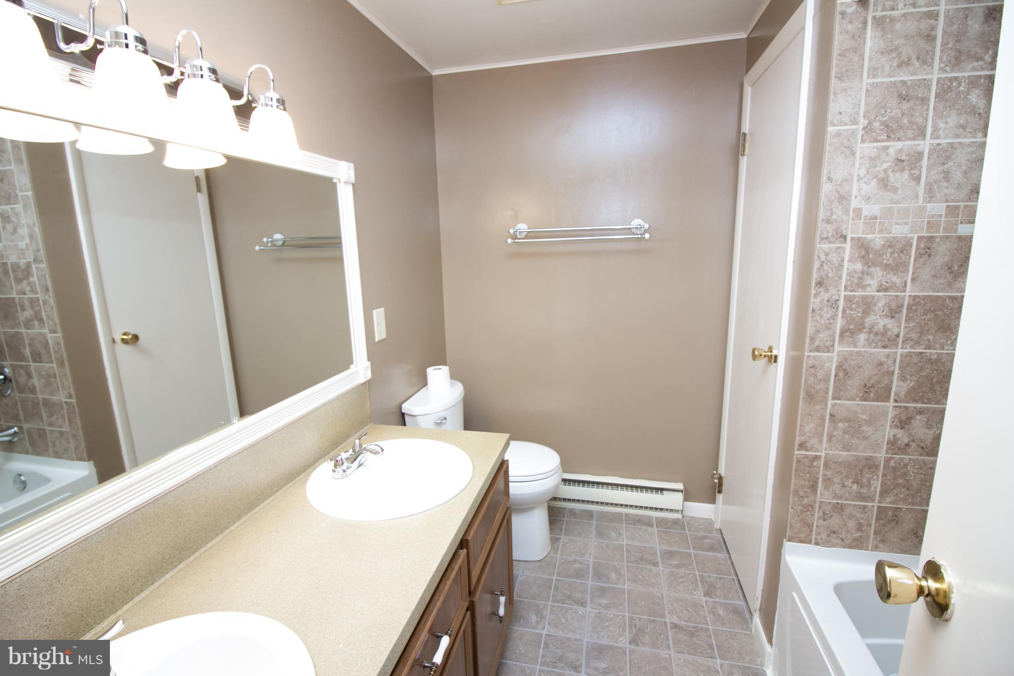 674 Earle Road Charles Town, WV 25414 - Photo 29 of 35 Bath