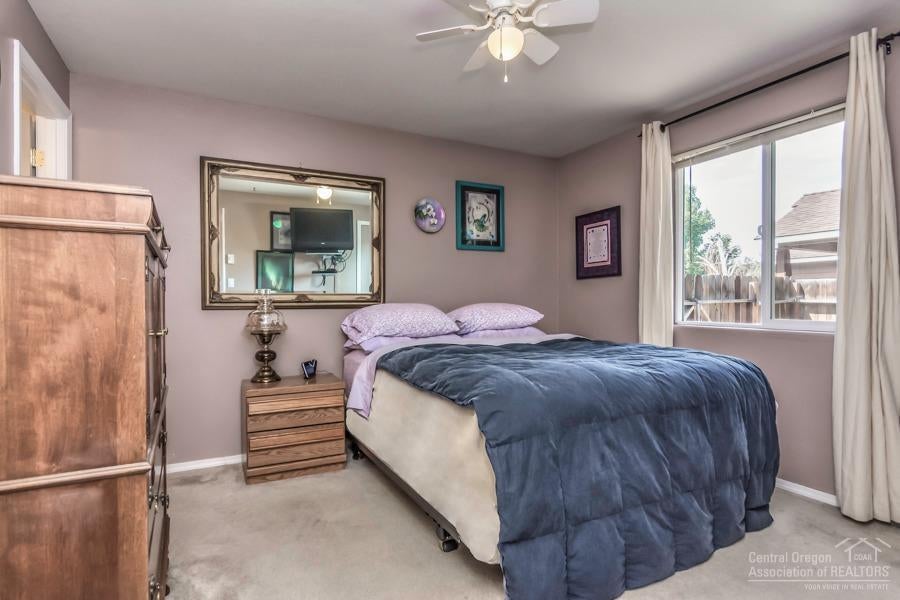 20070 Badger Road Bend, OR 97702 - Photo 12 of 25 Gallery Image 12