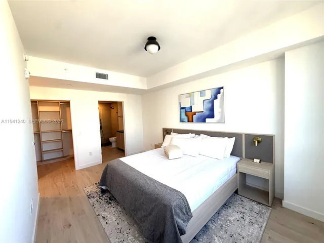 $1,050,000 | 225 North Miami Avenue, Unit 3505, Miami, FL 33128