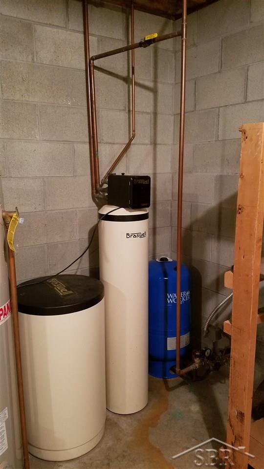 18895 Corunna Road Chesaning, MI 48616 - Photo 31 of 39 Water Softener