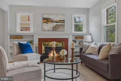 $1,095,000 | 625 South Quincy Street, Arlington, VA 22204