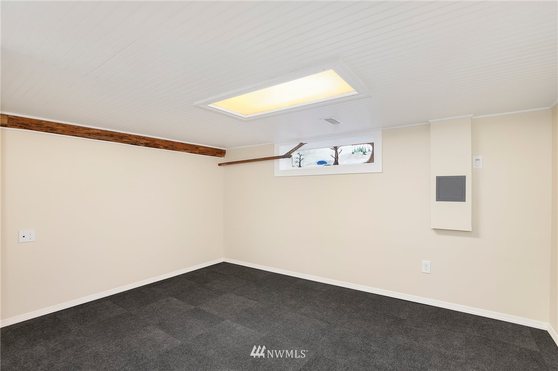 617 Reiten Road Kent, WA 98030 - Photo 17 of 30 a view of an empty room