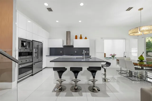 $2,800,000 | 19005 Atlantic Boulevard, Sunny Isles Beach, FL 33160