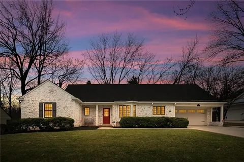 $1,595,000 | 2521 West 65th Street, Mission Hills, KS 66208