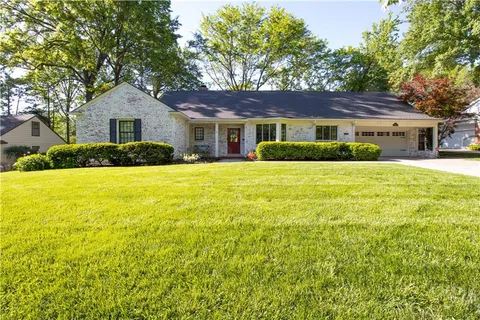 $1,500,000 | 2521 West 65th Street, Mission Hills, KS 66208