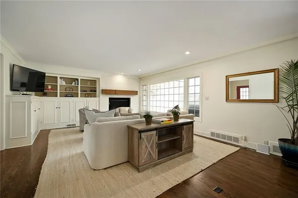 $1,595,000 | 2521 West 65th Street, Mission Hills, KS 66208