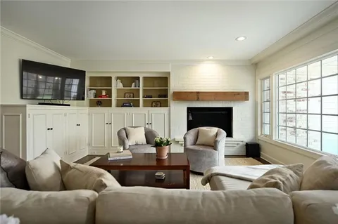 $1,595,000 | 2521 West 65th Street, Mission Hills, KS 66208