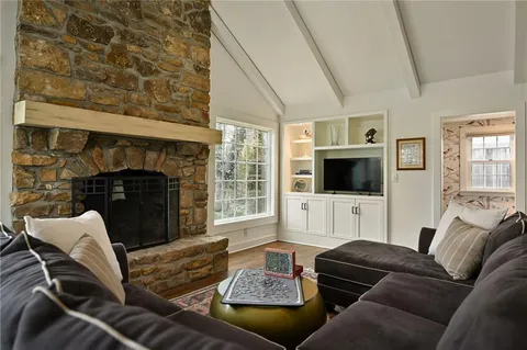 $1,595,000 | 2521 West 65th Street, Mission Hills, KS 66208