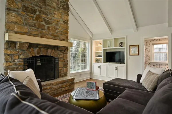 $1,595,000 | 2521 West 65th Street, Mission Hills, KS 66208