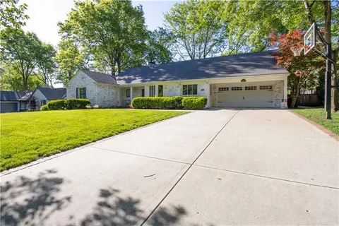 $1,500,000 | 2521 West 65th Street, Mission Hills, KS 66208