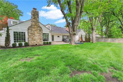 $1,500,000 | 2521 West 65th Street, Mission Hills, KS 66208