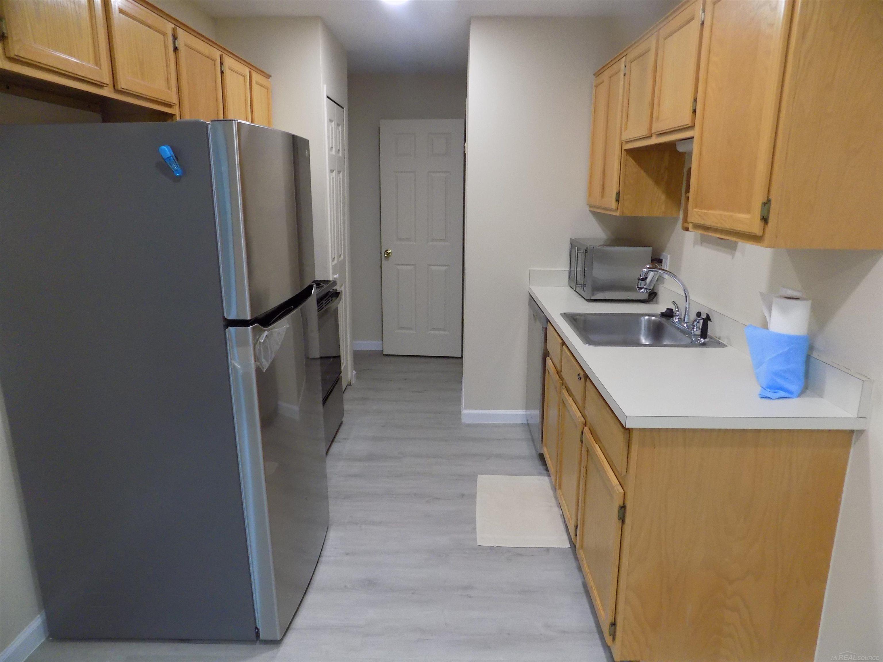 40043 Crosswinds Road Novi, MI 48375 - Photo 3 of 13