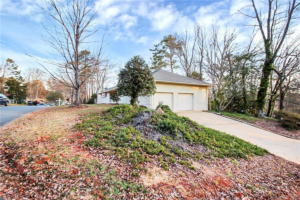 5081 Mariana Lane Tega Cay, SC 29708 - Photo 3 of 48