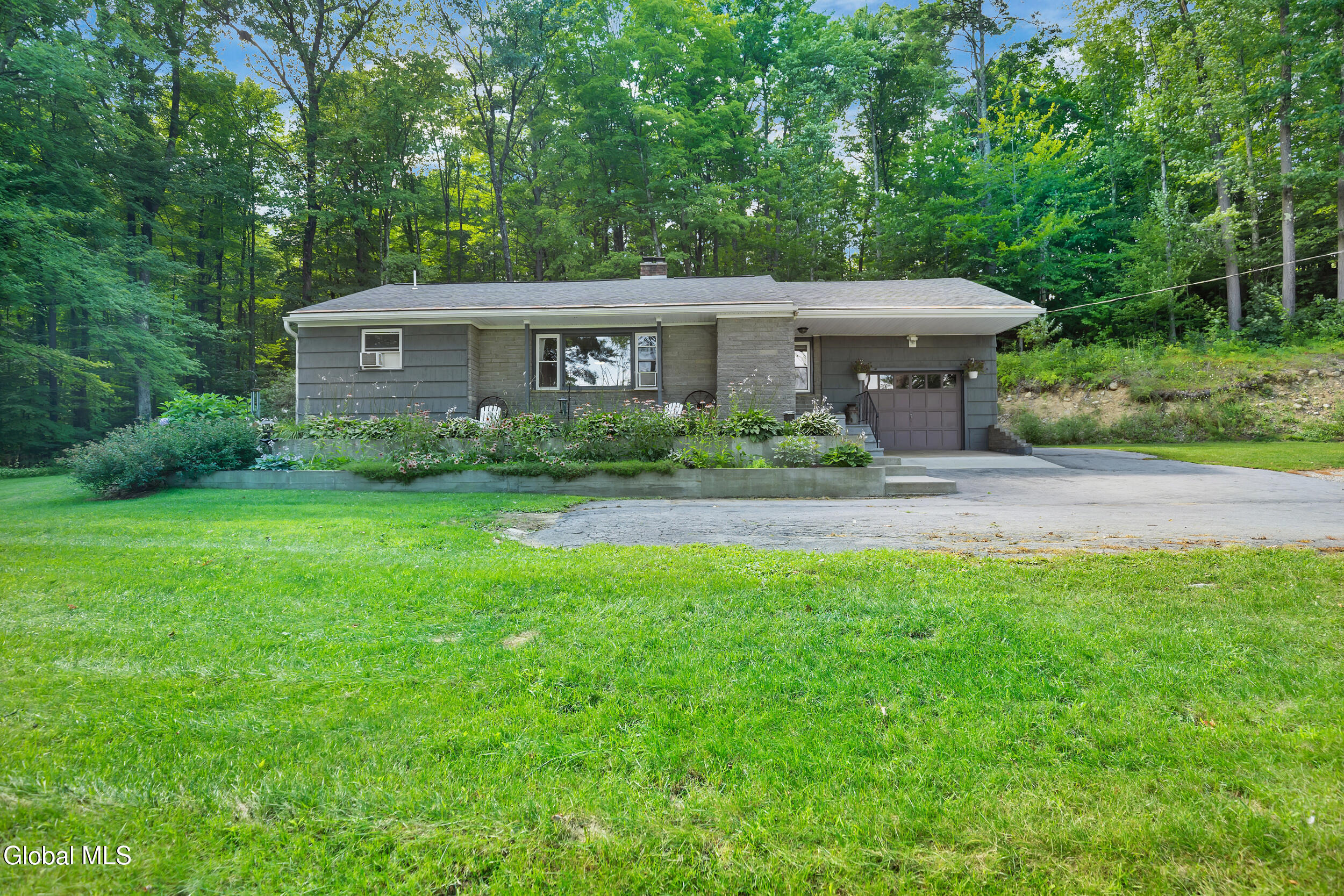 45_1333 ridge rd, queensbury, ny