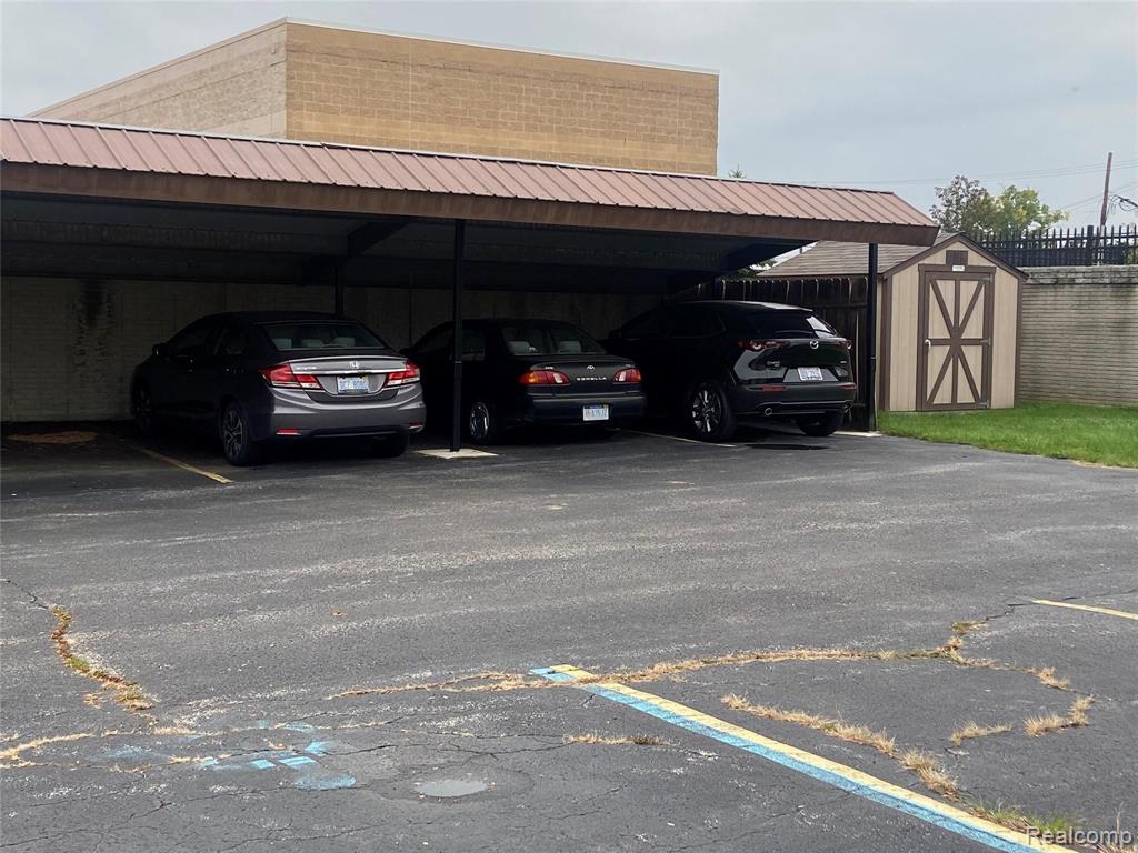 2551 Samoset Road, Unit 2551 Royal Oak, MI 48073 - Photo 17 of 18