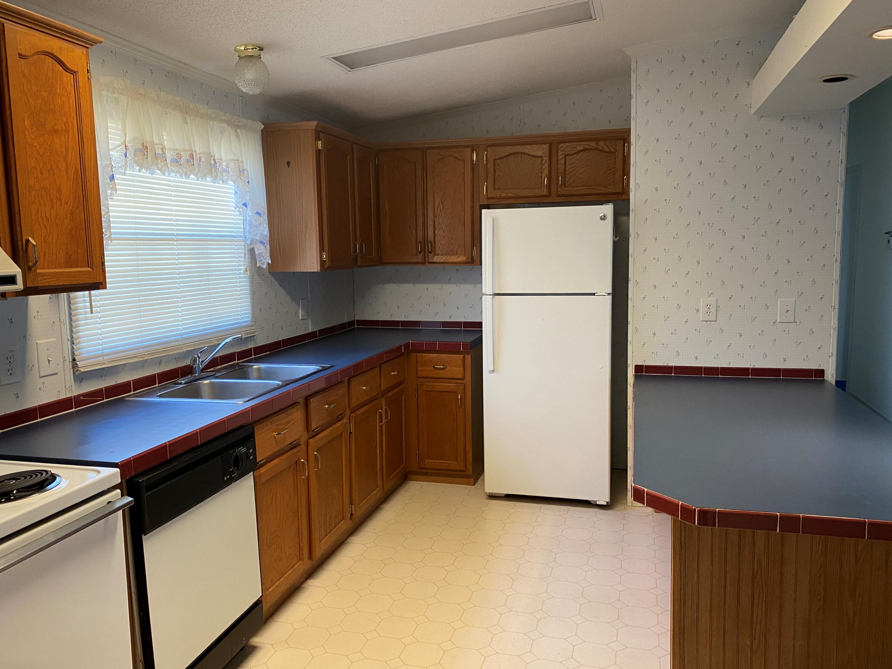 343 Fire Hill Road Walterboro, SC 29488 - Photo 13 of 42 Kitchen