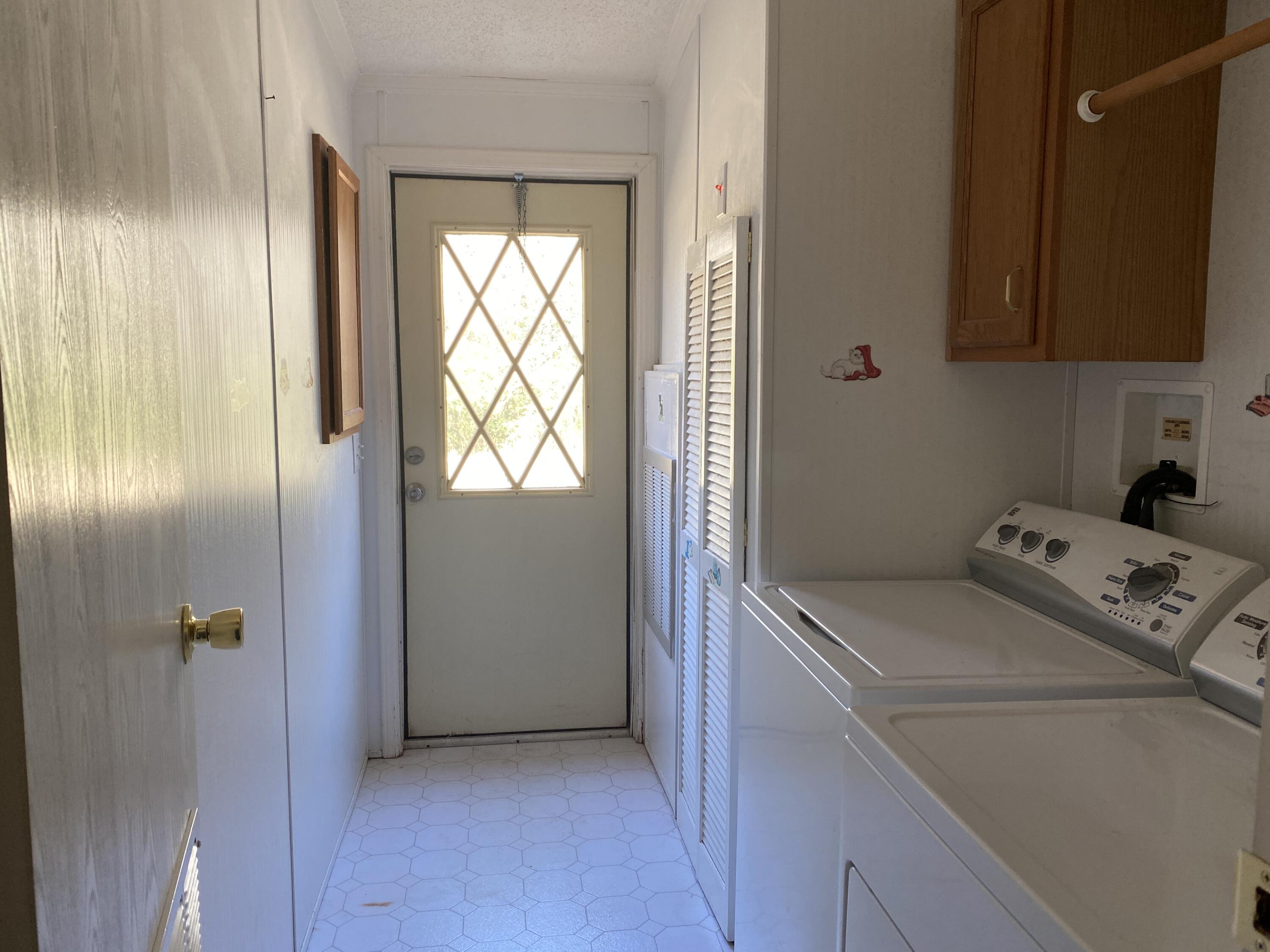 343 Fire Hill Road Walterboro, SC 29488 - Photo 26 of 42 Laundry Room