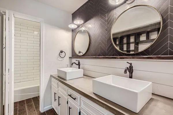 $2,250 | 1712 Hermitage Drive, Round Rock, TX 78681