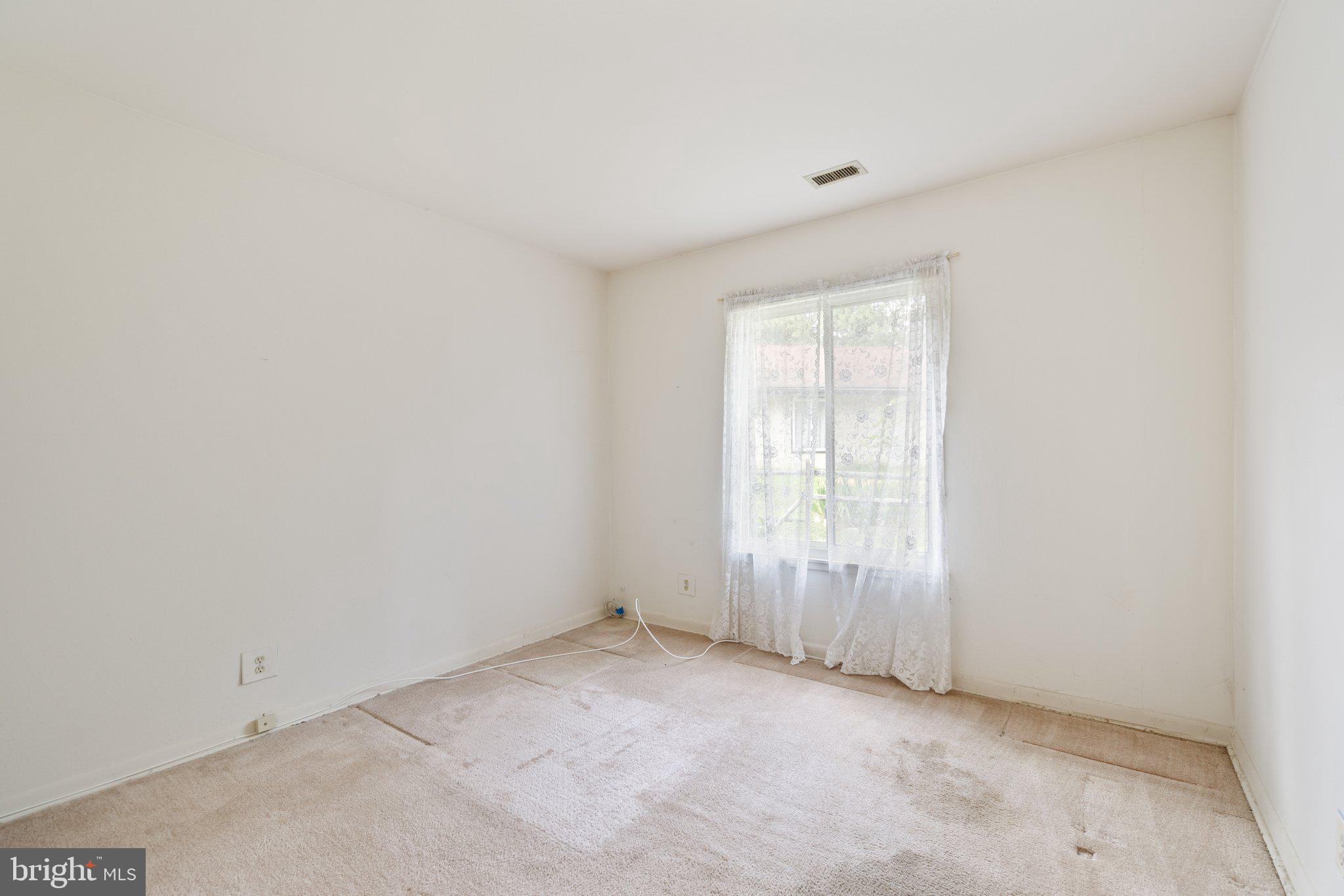 14911 Hydrus Road Silver Spring, MD 20906 - Photo 20 of 31 Bedroom 3