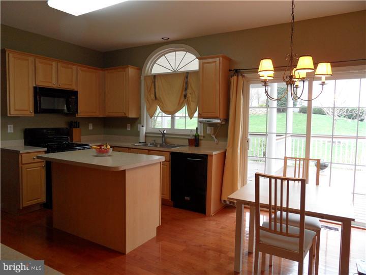 5529 Sanderling Road Doylestown, PA 18902 - Photo 8 of 15 Gallery Image 8