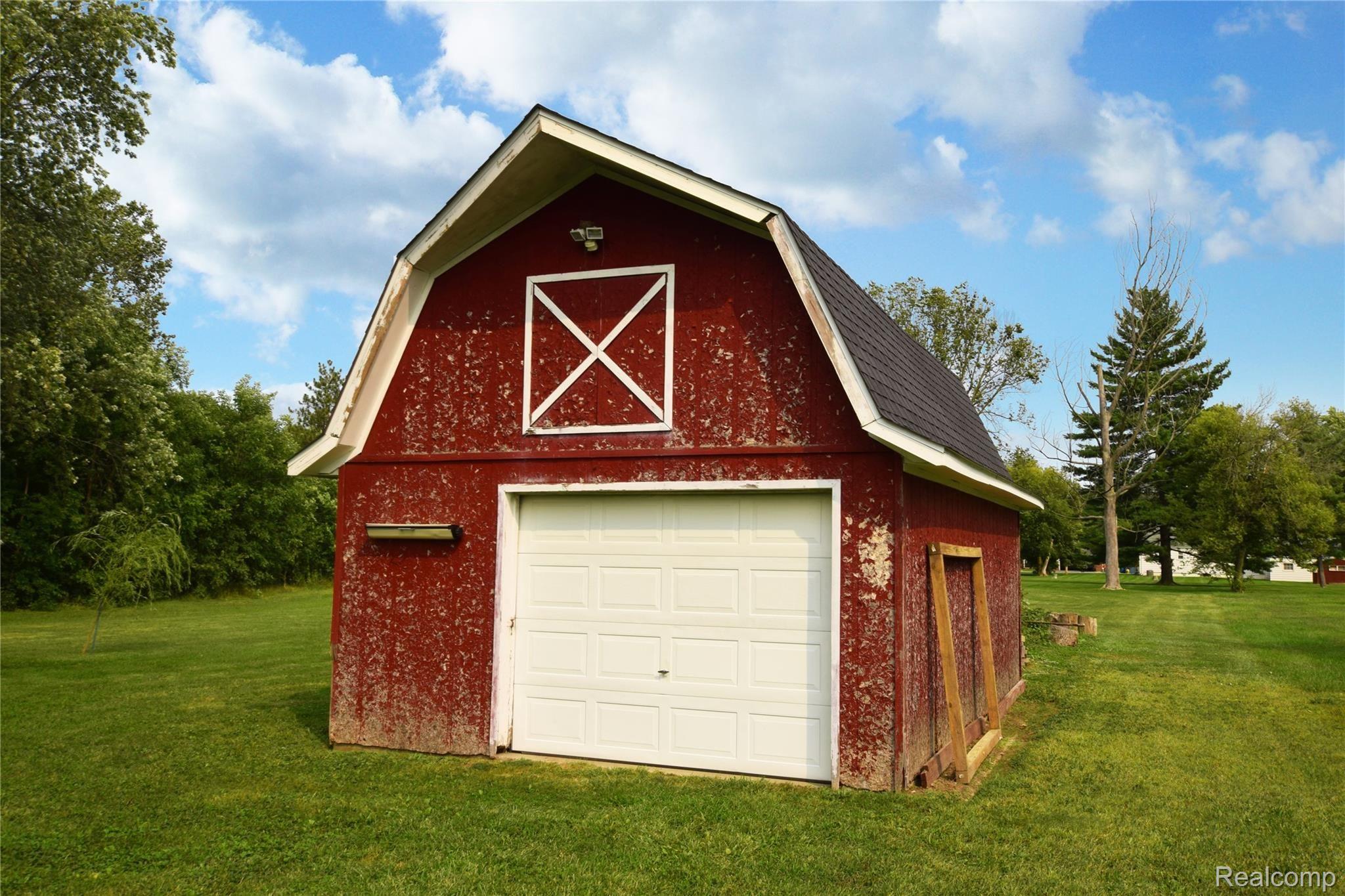 6083 Torrey Road Flint, MI 48507 - Photo 19 of 20 Shed.JPG